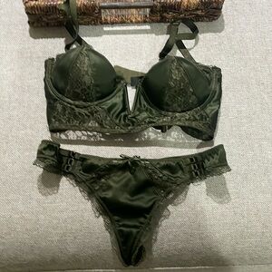 Victoria’s Secret Very Sexy Bra and panty set